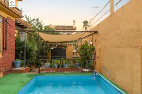 Casa pareada en calle de Inglaterra, 13