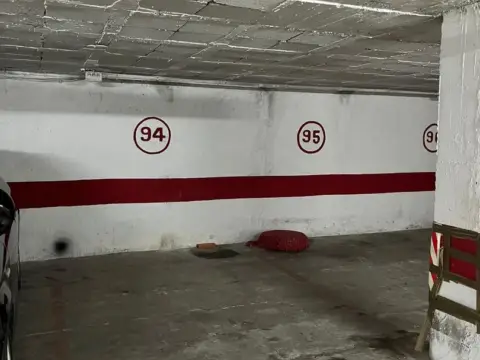 Garaje en calle de Rosalía de Castro, 1