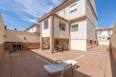 Casa pareada en Vega de Granada Zona Noroeste