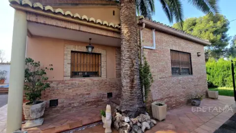 Chalet en calle 104