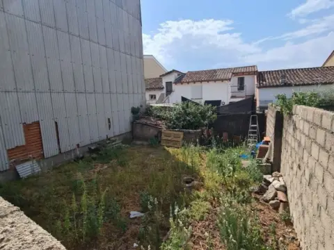 Terreno en calle del Madroño, 6
