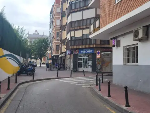 Garaje en San Lorenzo - La Merced