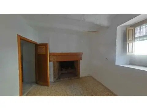 Casa adosada en calle de la Iglesia, 10