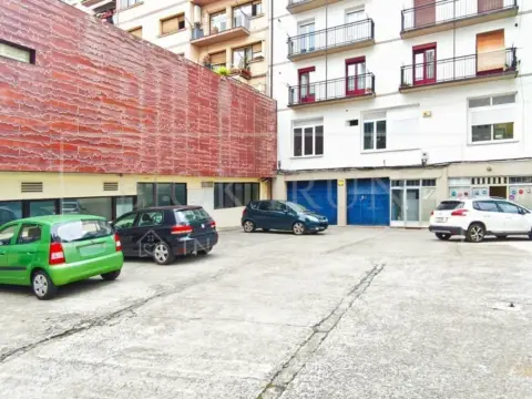 Local comercial en Colon Pasealekua