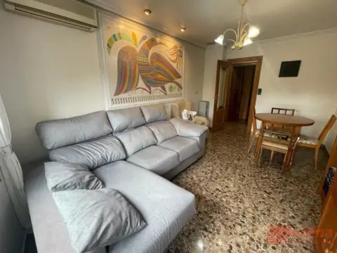 Piso en Raval-Puertas Coloradas