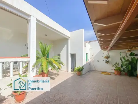 Casa pareada en Avenida Marítima