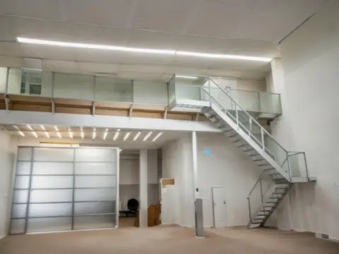 Nave industrial en calle de La Vegueria del Penedes