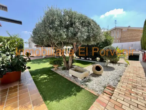 Chalet en Avd. Alta-Auditorio