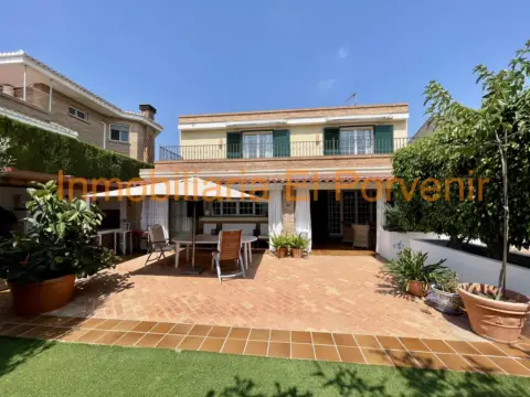 Chalet en Avd. Alta-Auditorio