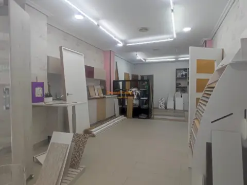 Local comercial en Plaza Crevillente-Juzgados