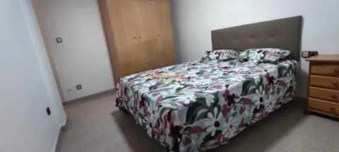 Piso en Raval - Puertas Coloradas