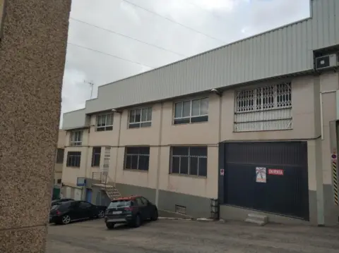 Nave industrial en Carrus