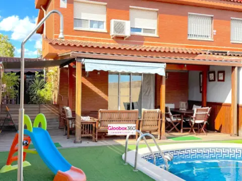 Casa pareada en Carrer de Porrera