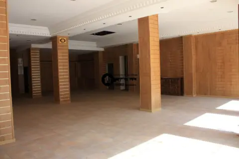 Local comercial en Industria