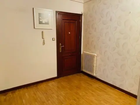 Piso en calle del León, 5