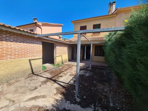 Casa pareada en Los Ángeles de San Rafael