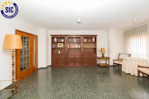 Piso en Carrer de Rafalafena, 3