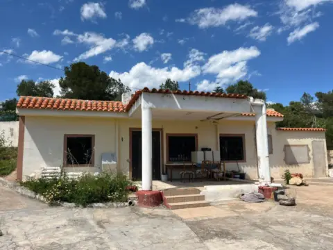 Chalet en calle Pedrapiquers (Dels), nº 76