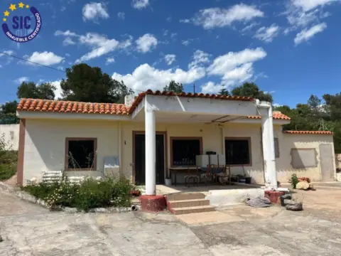 Chalet en calle Pedrapiquers (Dels), nº 76