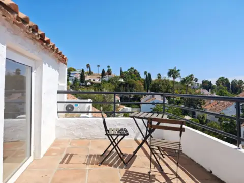 Casa adosada en calle D (Urb El Capricho)