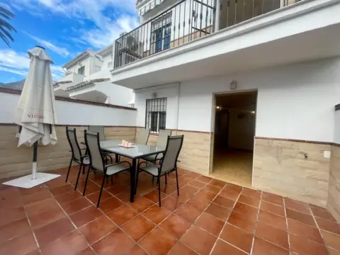 Casa adosada en Avenida de las Palmeras, 12