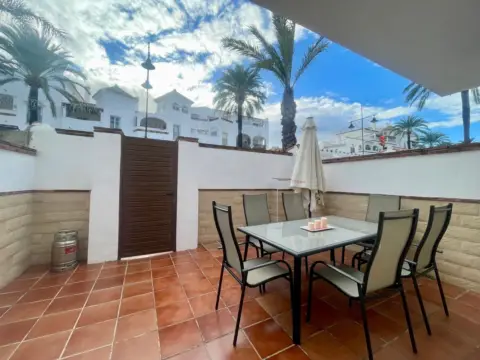 Casa adosada en Avenida de las Palmeras, 12