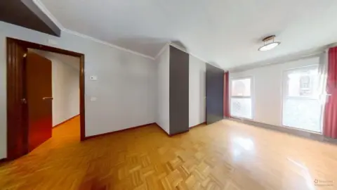 Piso en calle de Julián Zugazagoitia, 11