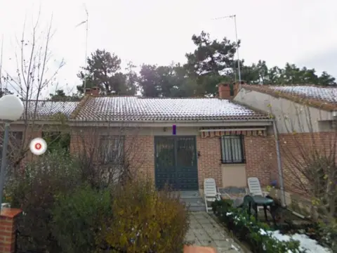 Casa adosada en calle Colonia Valpinos Ii