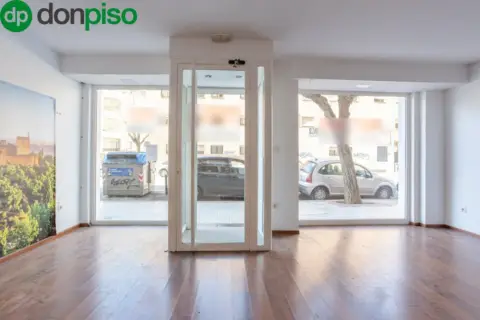 Local comercial en calle Arabial
