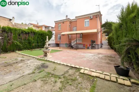 Casa en calle del Profesor Tierno Galván