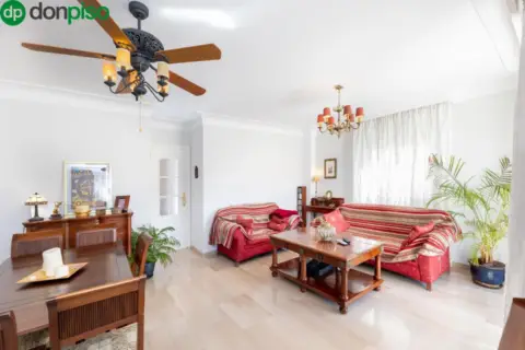 Casa en calle Sala de las Dos Hermanas