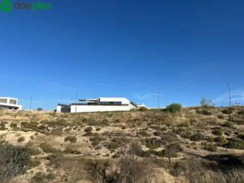 Terreno en calle Río Cubillas, 68