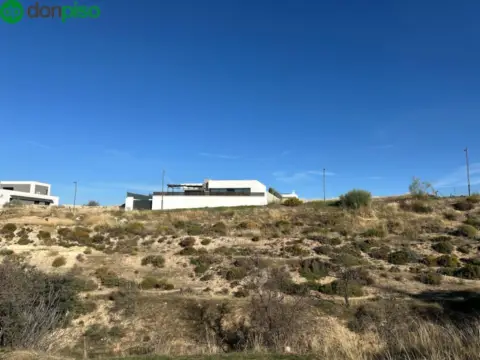 Terreno en calle Río Cubillas, 68