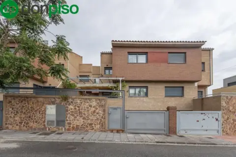 Casa adosada en calle de Margarita, 23