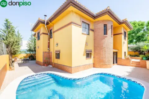 Chalet en calle de Oropéndola, 23