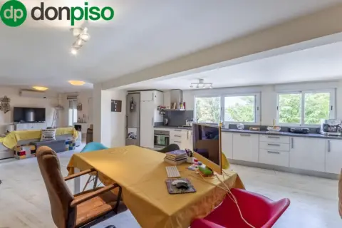 Casa adosada en calle los Abetos