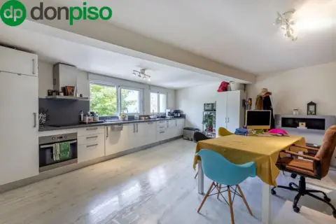 Casa adosada en calle los Abetos