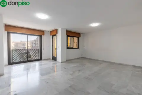 Piso en Avenida de Andalucía