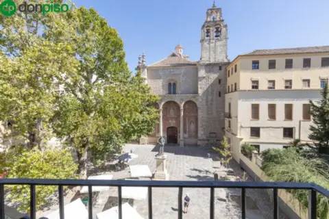 Apartment in Granada Capital