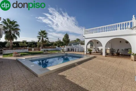 Chalet en Los Tablazos