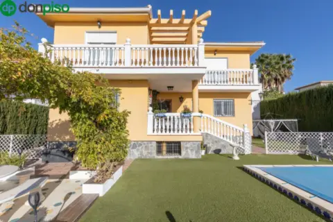 Chalet en calle del Abedul
