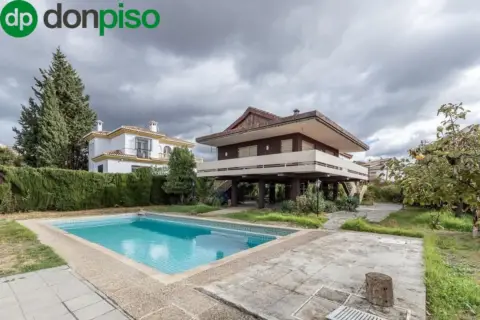 Casa en Paseo de Huétor-Vega