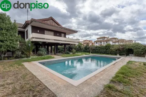 Casa en Paseo de Huétor-Vega