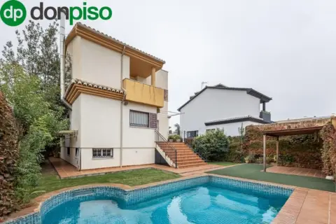 Casa en calle Arzobispo Óscar Romero