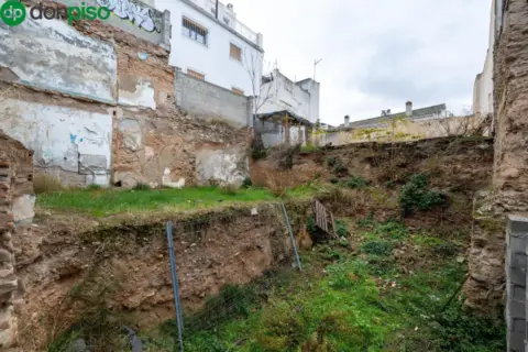 Terreno en calle Alta de Cartuja, 8