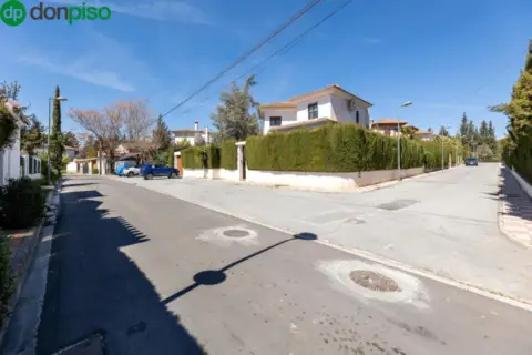 Chalet en Paseo de los Olivos, 13