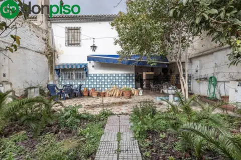 Casa adosada en calle de Antonio Machado