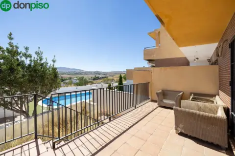 Casa adosada en Paseo de la Cueva, 161