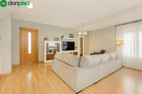 Casa adosada en calle del Almechiche