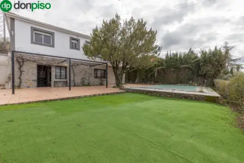 Casa en Avenida del Puente Nuevo